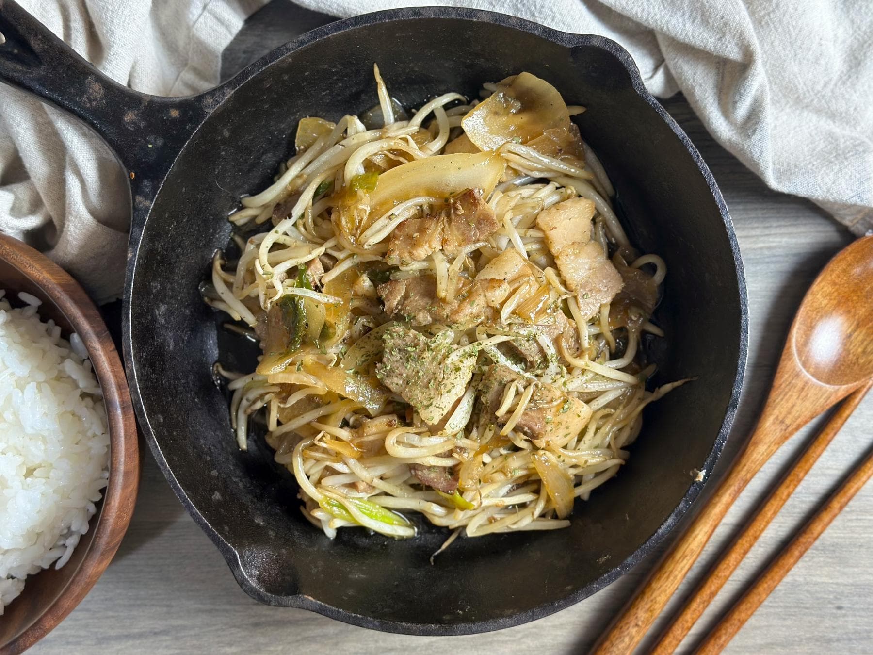 Butamoyashi Recipe: Japanese Pork Belly and Bean Sprout Stir Fry in 10 Minutes