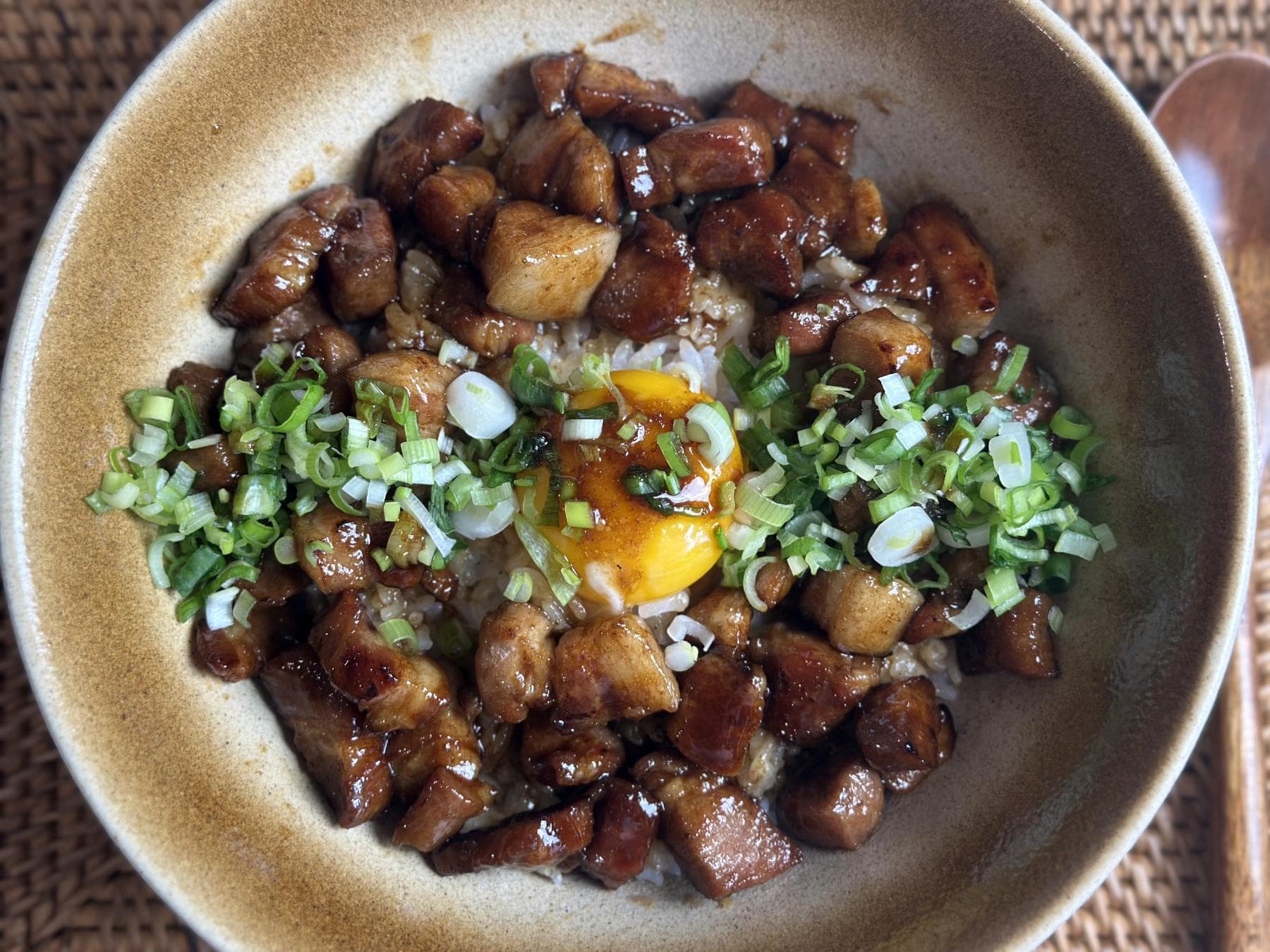 Grilled Pork Over Rice : Easy Korean soy sauce pork rice bowl