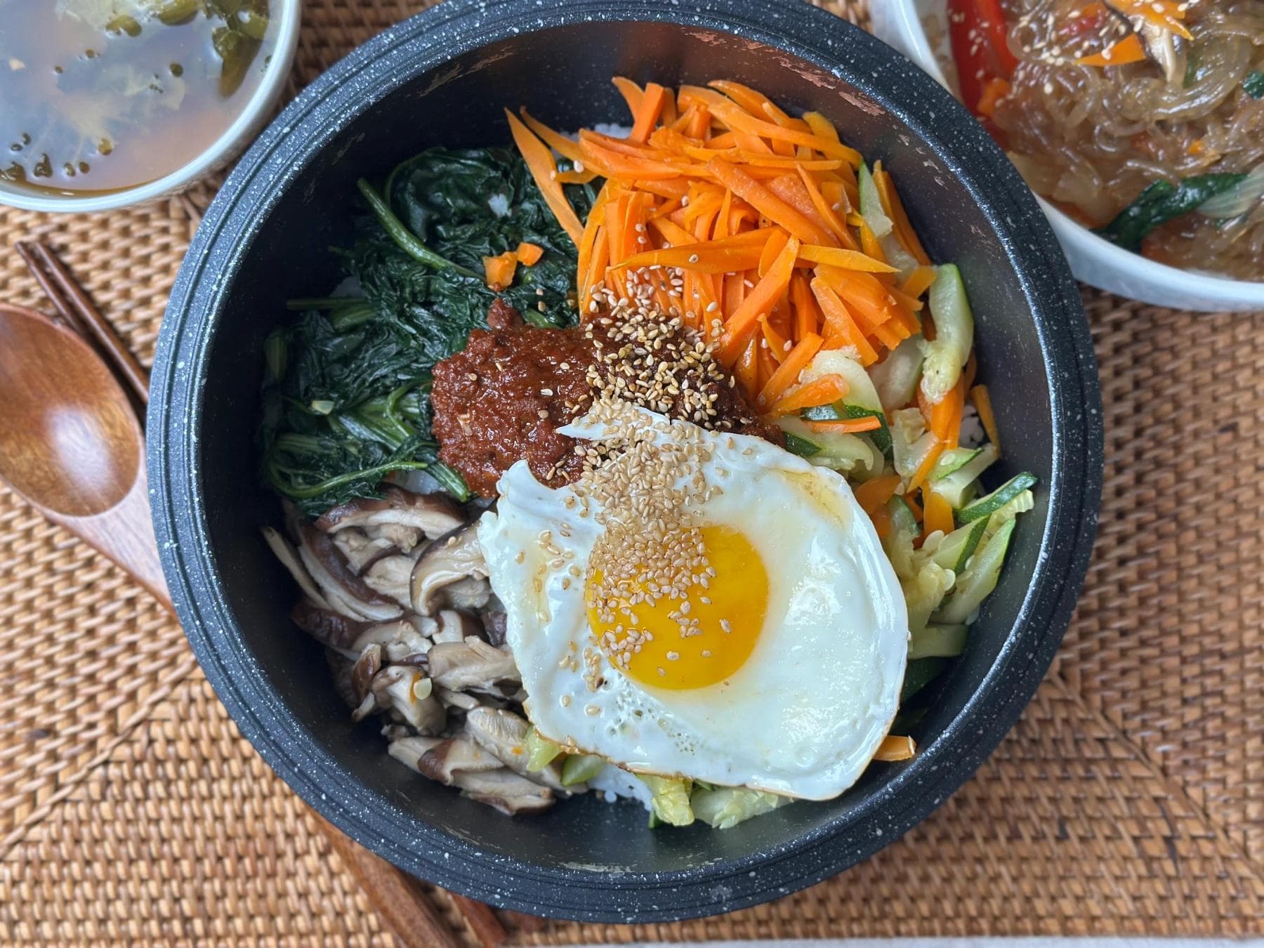 Easy One-Pot Bibimbap with Beef & Gochujang: Korean Rice Bowl Recipe