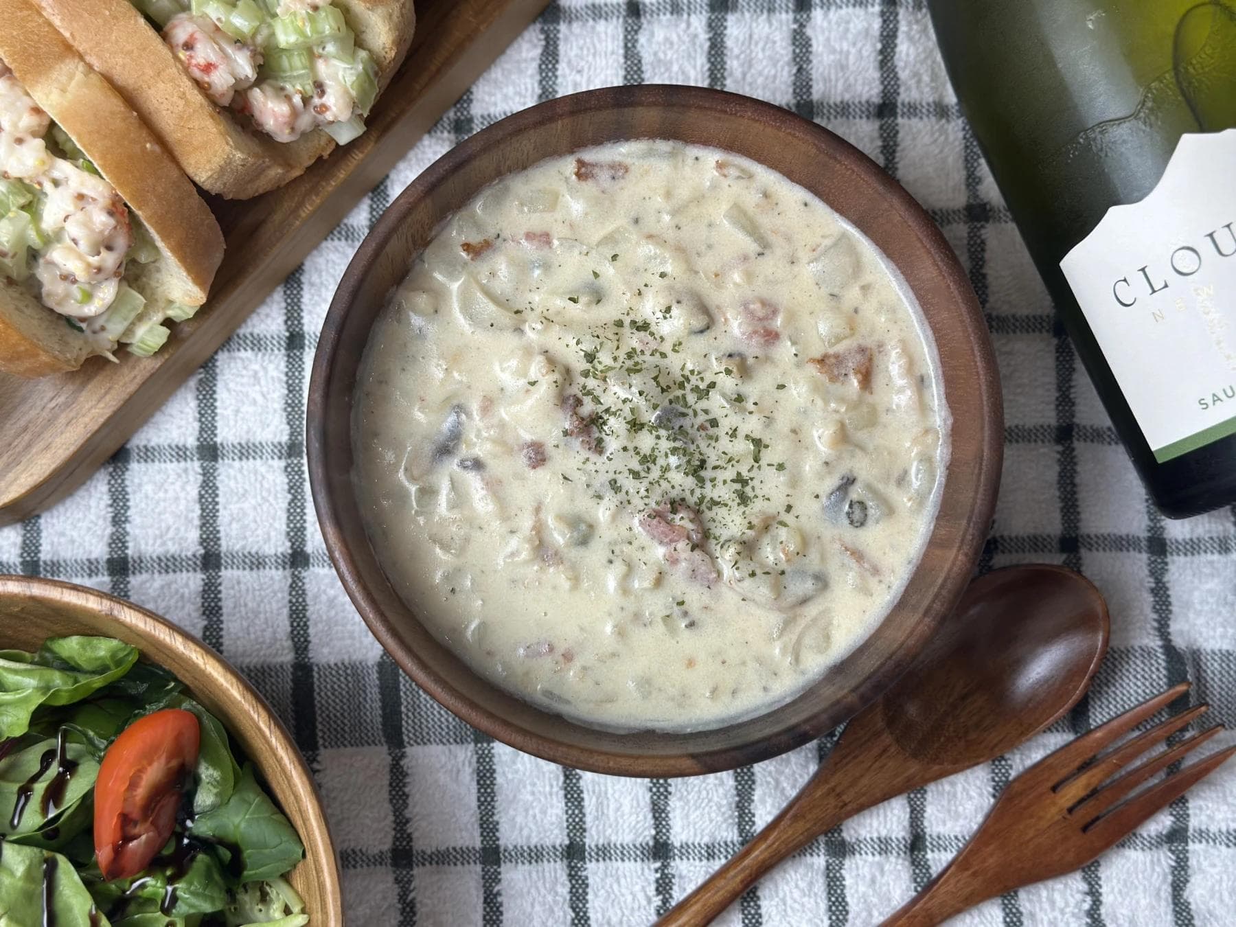 Clam chowder soup